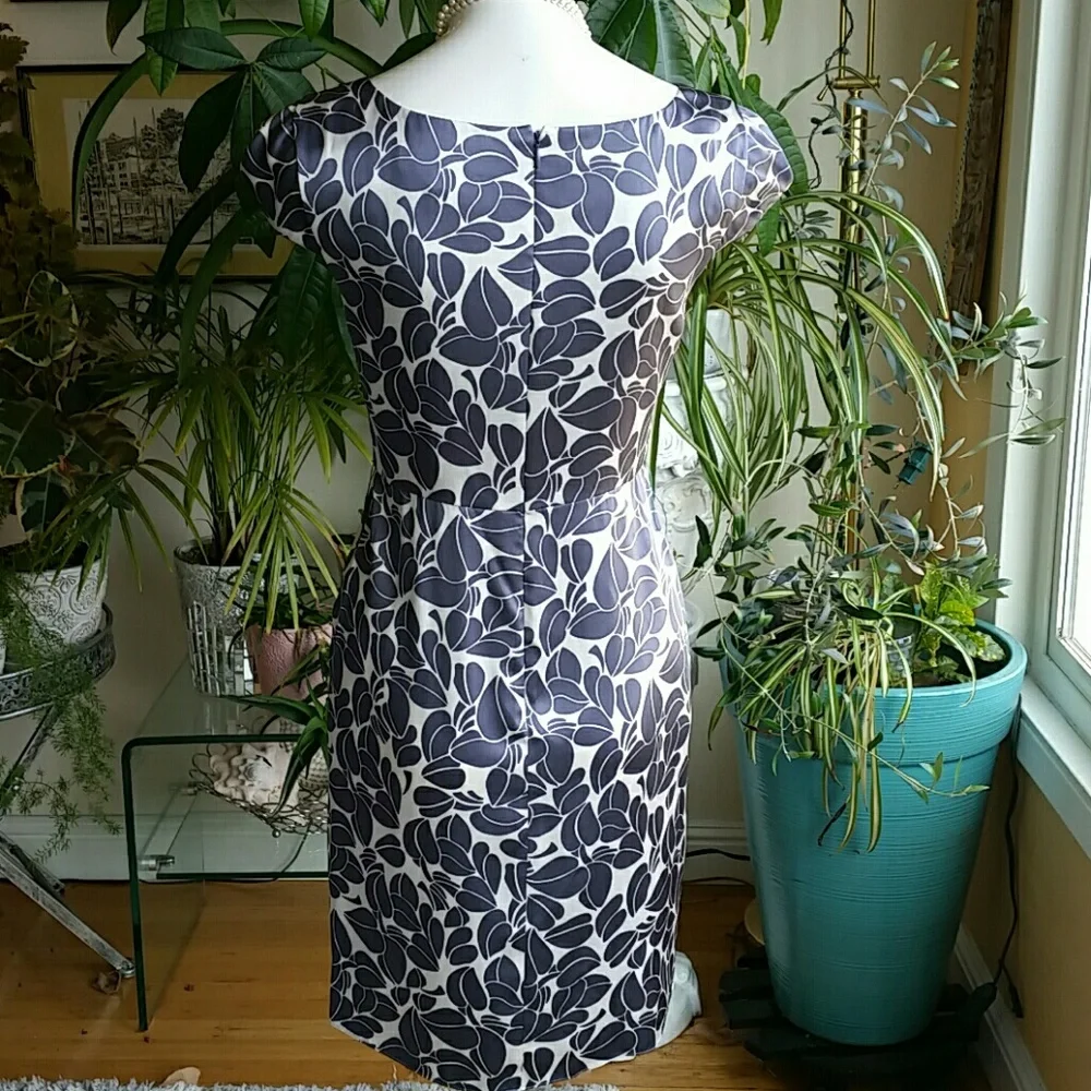 Cynthia Steffe Floral Gray Blue White Silk Dress Cap Sleeves Size 4 - Picture 5 of 9